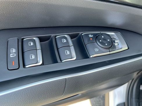 Used 2025 Kia Sorento LX image 39