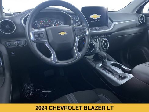 Certified 2024 Chevrolet Blazer LT w/ Convenience Package FWD image 2