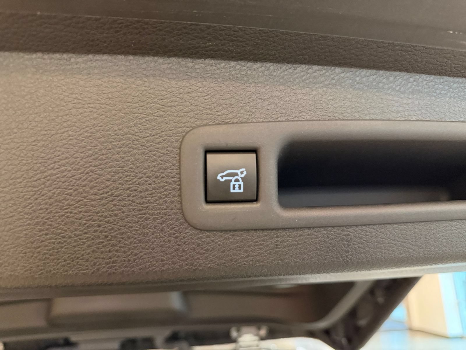 Used 2025 Toyota Sienna XLE FWD image 22