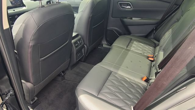 Used 2025 Nissan Rogue Platinum AWD/4WD image 21
