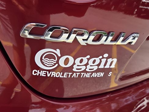 Used 2025 Toyota Corolla LE FWD image 29