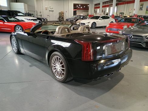 Used 2005 Cadillac XLR RWD image 3