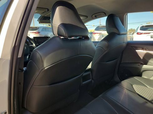 Used 2023 Toyota Camry SE image 12