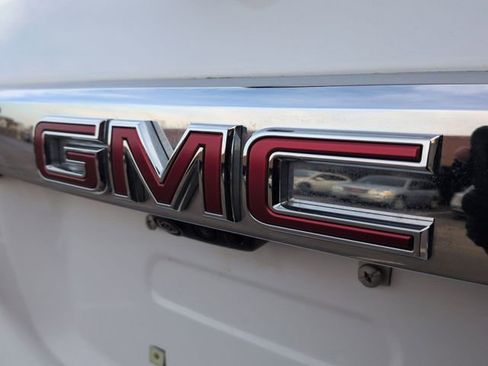 Used 2023 GMC Acadia Denali w/ Denali Technology Package image 28