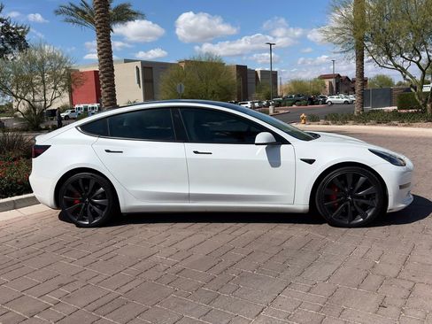 Used 2020 Tesla Model 3 Performance image 2