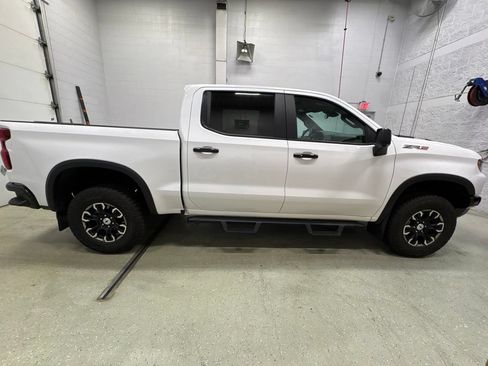Used 2024 Chevrolet Silverado 1500 ZR2 AWD/4WD image 3