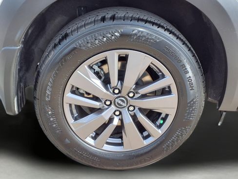 Used 2023 Nissan Pathfinder S image 9