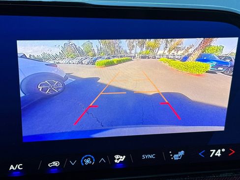 Used 2025 Chevrolet Traverse Z71 image 29