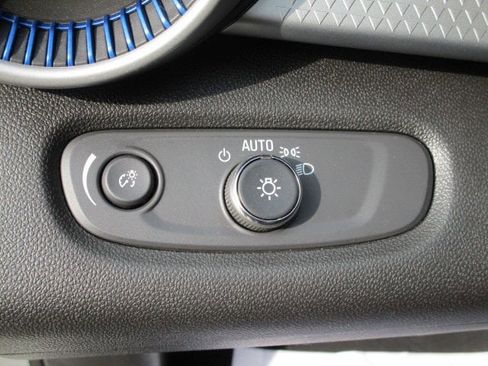 Used 2025 Chevrolet Trax LS image 14