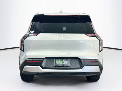 Used 2024 Kia EV9 Wind AWD/4WD image 7