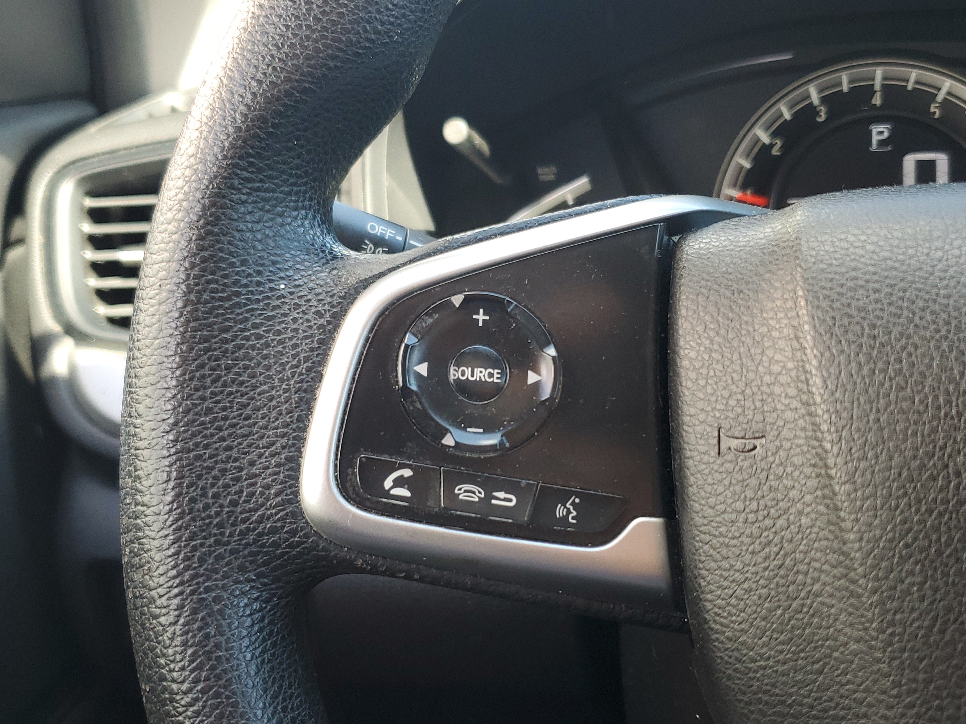 Used 2019 Honda CR-V LX image 9
