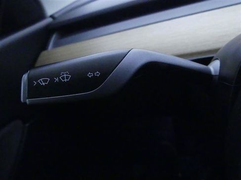 Used 2020 Tesla Model Y Long Range AWD/4WD image 17