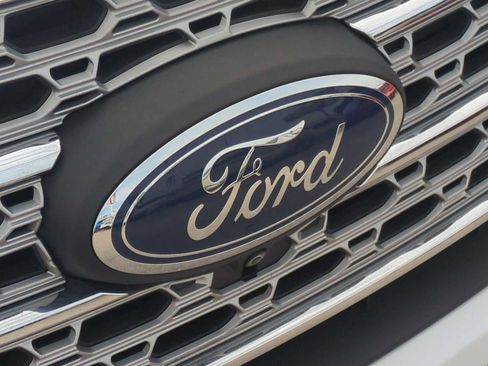 Used 2022 Ford Explorer Limited w/ Limited Technology Package image 31