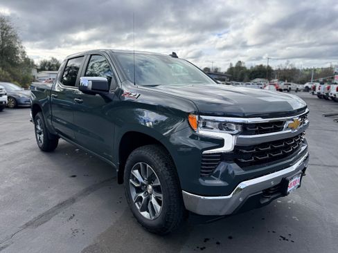 New 2026 Chevrolet Silverado 1500 LT image 3