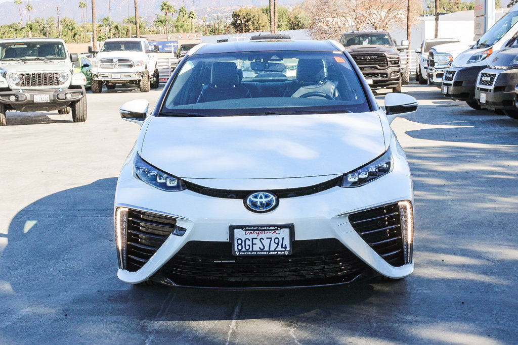 Used 2018 Toyota Mirai FWD image 3