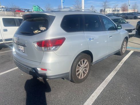 Used 2016 Nissan Pathfinder S image 3