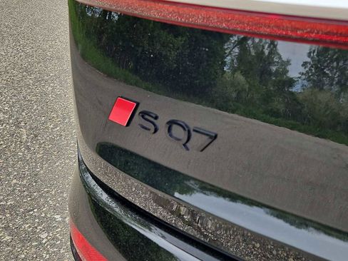 Certified 2025 Audi SQ7 Prestige AWD/4WD image 6