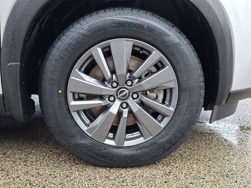 Certified 2024 Nissan Pathfinder SV w/ Black Appearance Package AWD/4WD image 8
