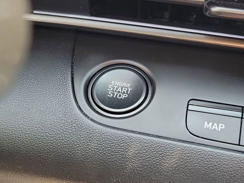 Certified 2025 Hyundai Elantra SEL FWD image 10