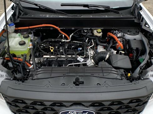 New 2025 Ford Maverick XL image 41