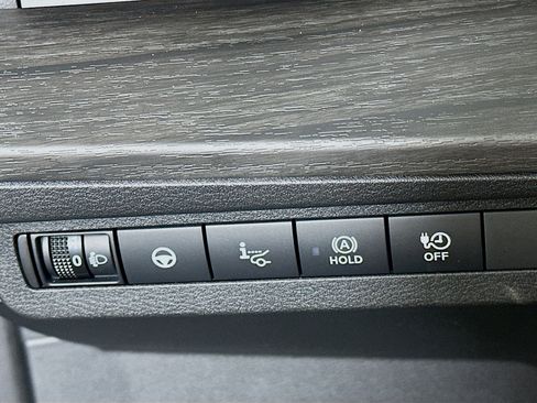 Used 2023 Nissan Ariya FWD image 17