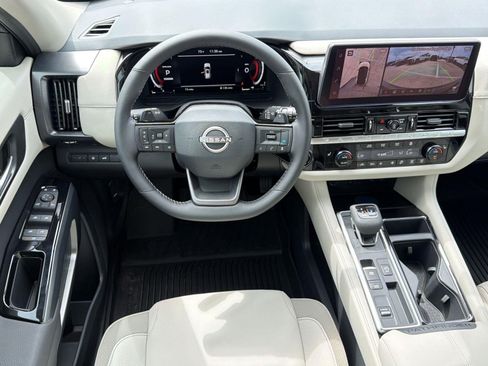 New 2026 Nissan Pathfinder SL FWD image 26