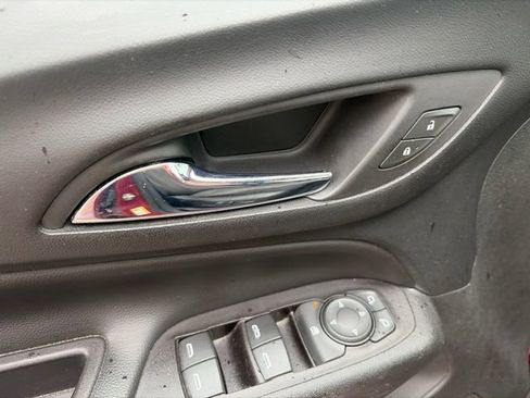 Used 2018 Chevrolet Equinox LT FWD image 7