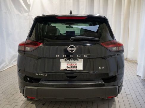 Certified 2024 Nissan Rogue SV w/ SV Premium Package image 4