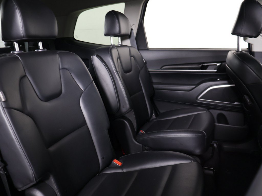 Used 2025 Kia Telluride S AWD/4WD image 36