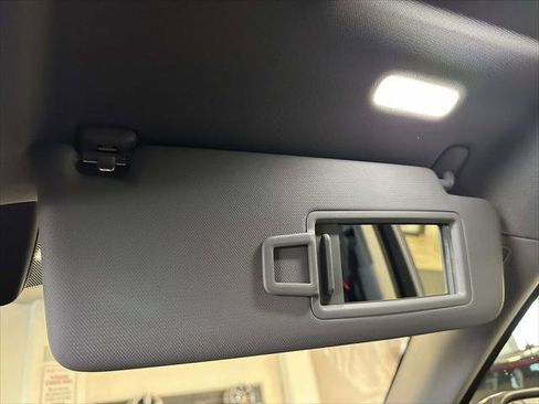 Used 2025 Audi Q5 Premium w/ Convenience Package image 31