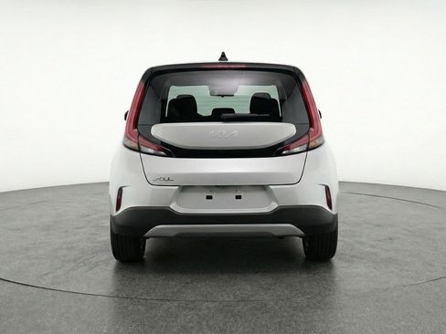 Used 2025 Kia Soul LX w/ LX Technology Package FWD image 7