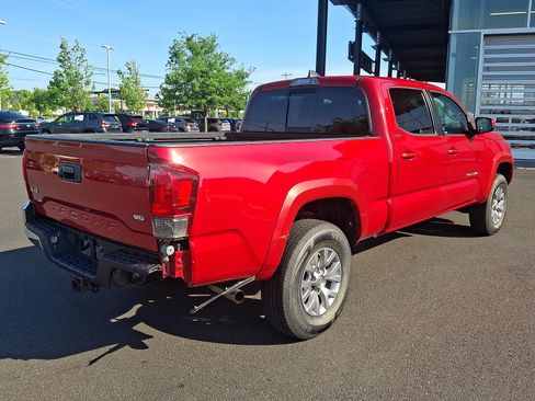 Used 2019 Toyota Tacoma SR5 AWD/4WD image 6