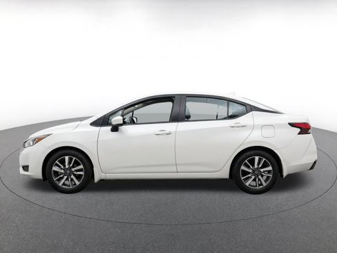 Used 2025 Nissan Versa SV FWD image 5