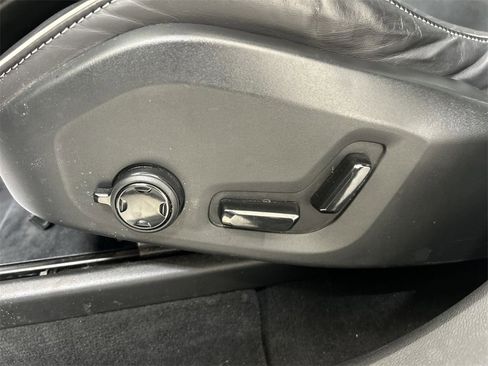 Used 2020 Volvo XC60 T8 R-Design w/ Protection Package Premier image 10