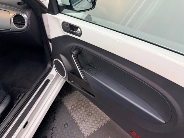 Used 2016 Volkswagen Beetle 1.8T Denim FWD image 30