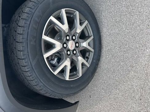 Used 2021 GMC Acadia SLE w/ LPO, Floor Liner Package image 9