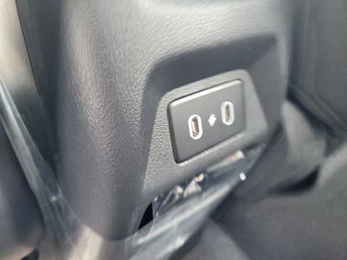 New 2025 Hyundai Venue SEL image 30