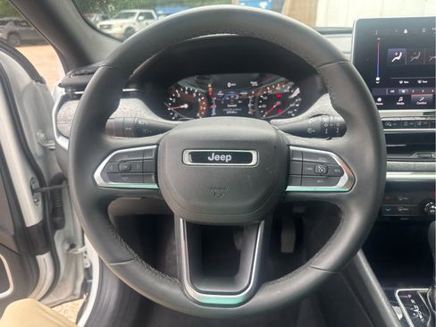 Used 2024 Jeep Compass Latitude AWD/4WD image 25
