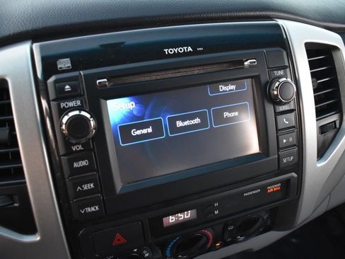 Used 2013 Toyota Tacoma PreRunner w/ SR5 Pkg RWD image 31