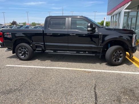 Used 2024 Ford F250 XL w/ STX Appearance Package AWD/4WD image 5