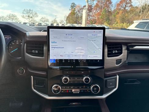 Used 2024 Ford Expedition Max Limited image 18