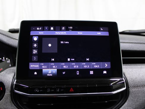 Used 2024 Jeep Compass Latitude image 14