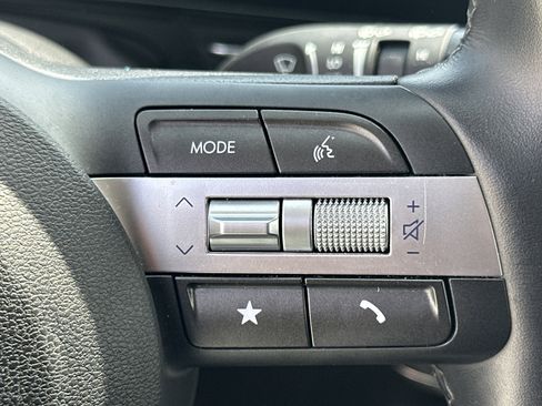Used 2025 Hyundai Kona SEL AWD/4WD image 25
