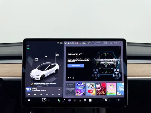 Used 2024 Tesla Model Y Performance AWD/4WD image 34