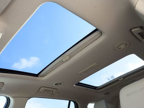 Used 2019 GMC Acadia Denali w/ Technology Package image 21