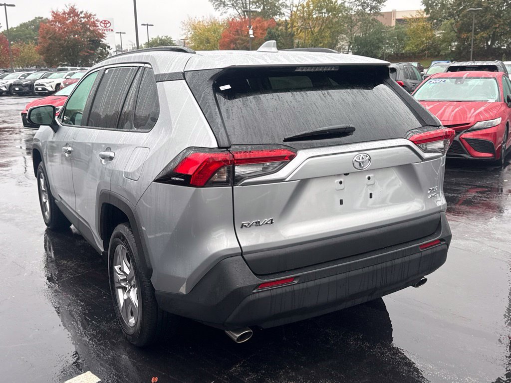 Used 2025 Toyota RAV4 XLE w/ Convenience Package AWD/4WD image 5