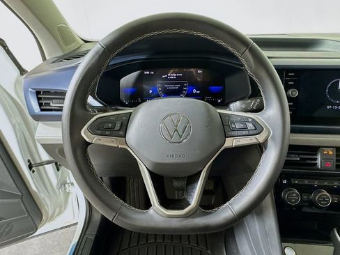 Used 2024 Volkswagen Taos SE AWD/4WD image 9