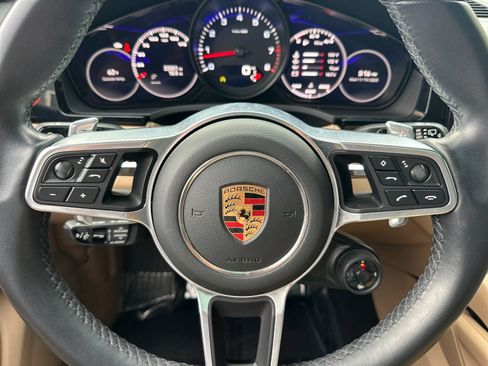 Used 2023 Porsche Cayenne image 23