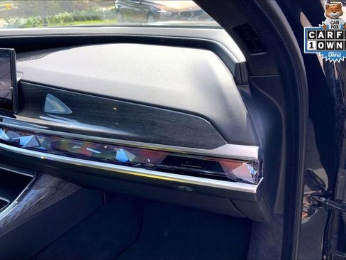 Used 2023 BMW 740i image 14