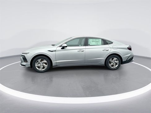 New 2025 Hyundai Sonata SE image 5